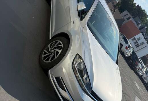 Volkswagen Golf 1.6 SCR TDi Trendline (EU6.2)