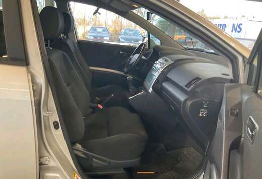 Toyota 130 VVT-i 7pl Linea Sol