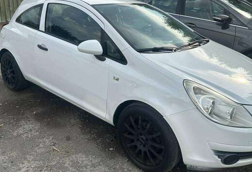 Opel Corsa 1.0i Essentia