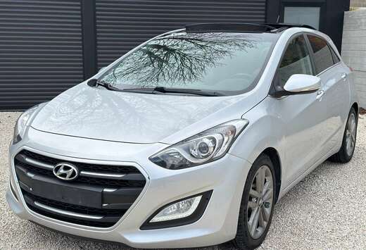 Hyundai i30 1.6 CRDi  NAVI  TOIT PANO  CLIM  CUIR  JA
