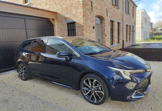 Toyota 1.8 Hybrid Lounge