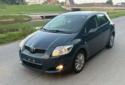 Toyota Auris 1.4 D-4D Linea Luna