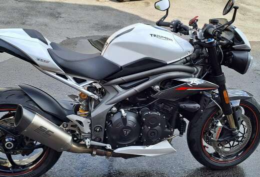 Triumph RS