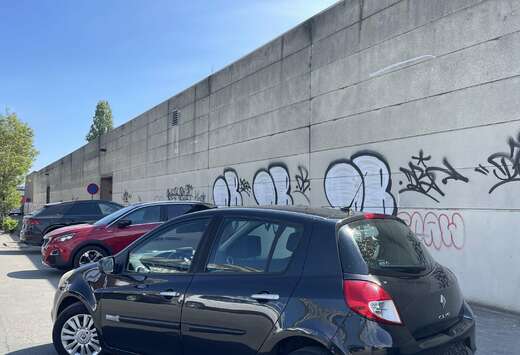 Renault 1.2i TomTom Edition