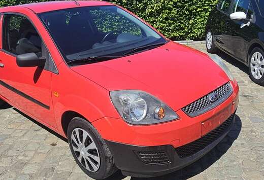 Ford Fiesta 1.3i Ambiente PRET A IMMATRICULER