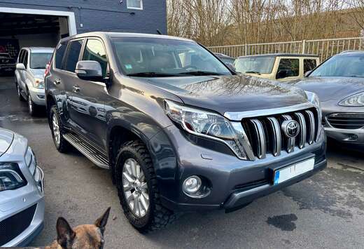 Toyota D-4D Premium * Belge Car-pass * poss Utilitair ...