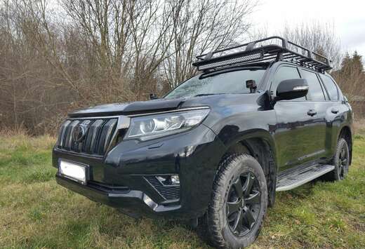 Toyota Land Cruiser 2.8 D-4D Black Premium A/T