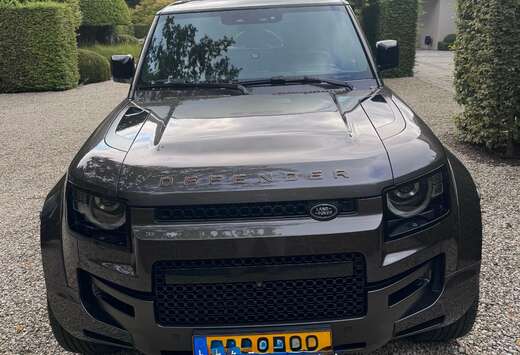 Land Rover Defender 110 4.4 V8 MHEV P635 Octa Black