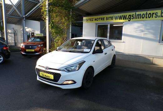 Hyundai 1.200cc  75cv blanche 10/16 86205km Radio USB