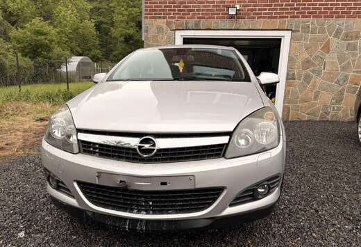 Opel Astra GTC 1.6i Enjoy