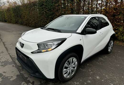 Toyota Aygo X 1.0i / CARPLAY / / CAM /