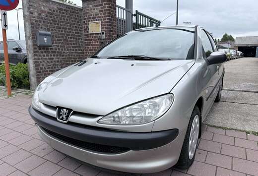 Peugeot 1.1 I EDITION XR