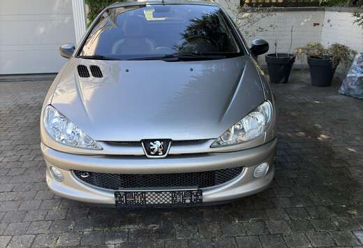Peugeot CC 1.6i 16v Roland Garros
