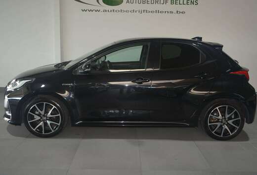 Toyota 1.5 L HYBRIDE / LEDER / NAVI + CAMERA / PANO / ...