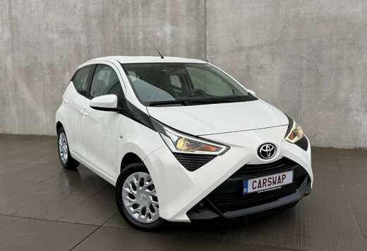 Toyota X-Play 1.0 VVTi / 12.000KM / CarPlay / A/C /Ca ...