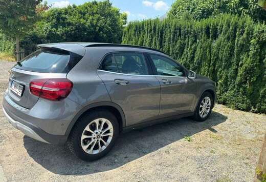 Mercedes-Benz Mercedes-benz GLA 200 D