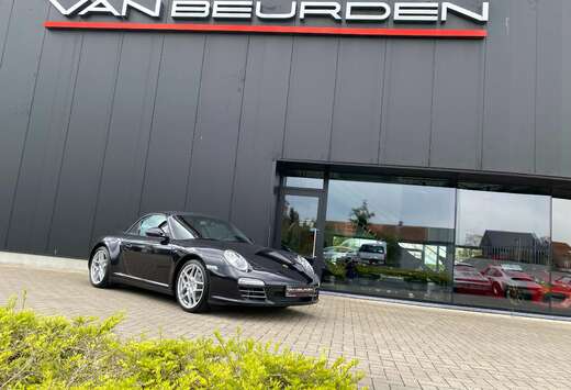 Porsche 911 Carrera 4 Cabriolet \