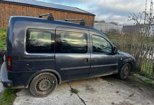 Opel Combo Tour 1.4i XEP Essentia