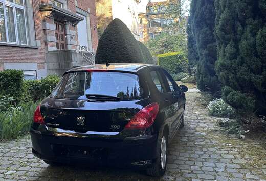 Peugeot 1.4i Confort Pack