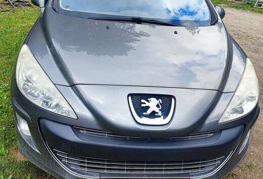 Peugeot 120 VTi Automatik Sport