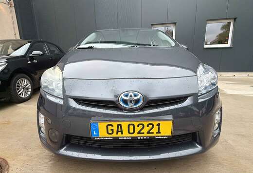 Toyota Prius (Hybrid)