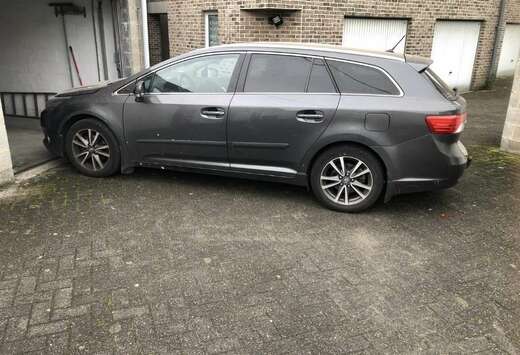 Toyota Avensis SW 2.0 D-4D Executive II DPF