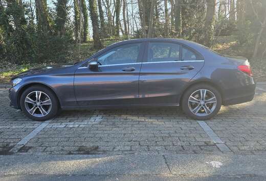 Mercedes-Benz met 2e set alu velgen met winterbanden  ...