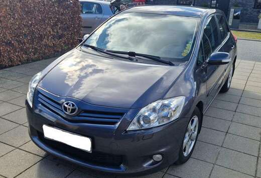 Toyota Auris 1.6i Luna