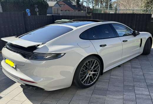 Porsche 4 e-Hybrid