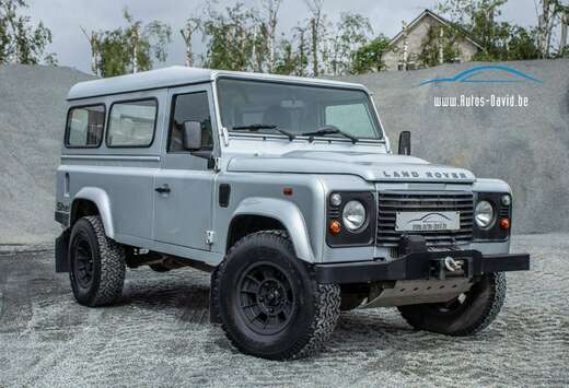 Land Rover 110 VAN TD4 2.4 Turbo - D / 4X4 / LICHTE V ...