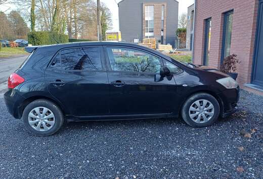 Toyota Auris 1.4 D-4D Linea Luna