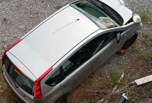 Nissan 1.4i 16v Acenta