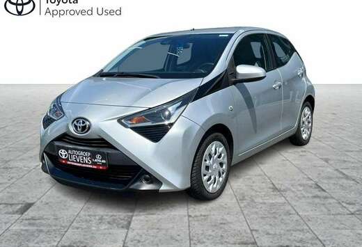 Toyota 1.0 5MT x-play2