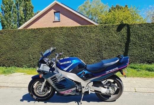 Suzuki GT 73B