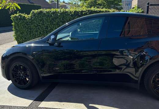 Tesla Model Y 72.5 kWh Dual Motor Long Range (324 kW)