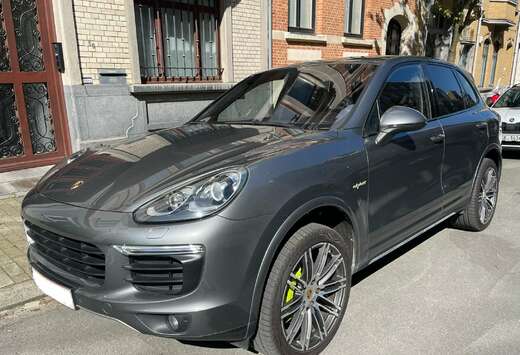 Porsche 3.0i V6 PHEV S Tiptronic (306 kW)
