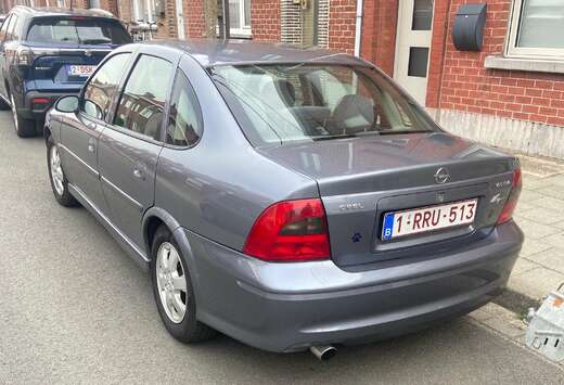 Opel 1.6i XE 16v Comfort