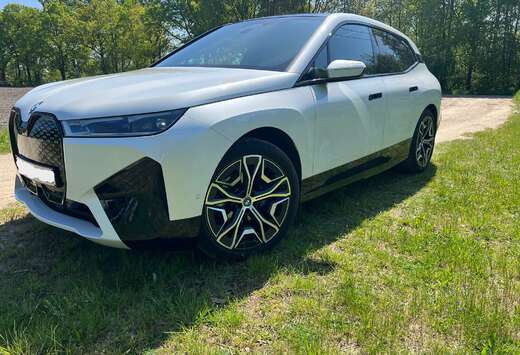 BMW iX 76.6 kWh xDrive40