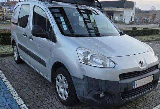 Peugeot 1.6i L1H1 UTILITAIRE ESSENCE NAVIGATION