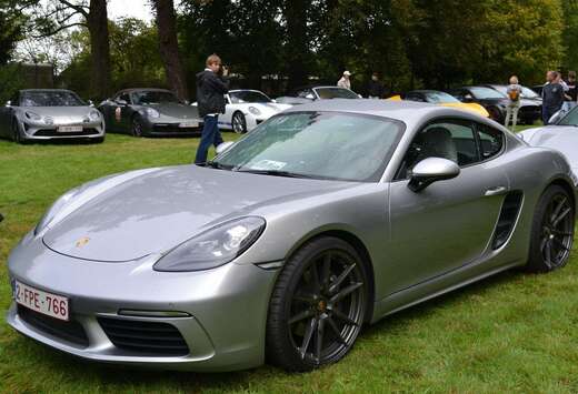 Porsche Sport Chrono/ 2.0 met laungecontrol en 370PK