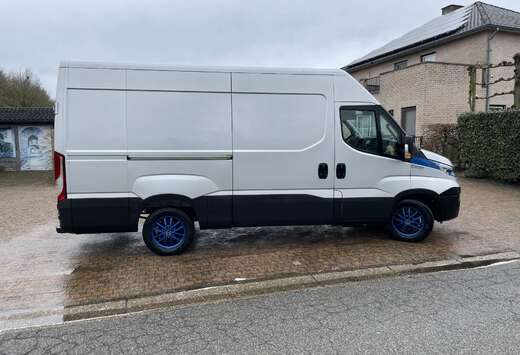 Iveco 35 S 16 hi-matic slechts 35000 km