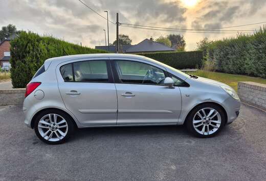 Opel Corsa 1.4i Sport