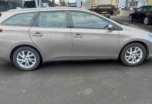 Toyota Auris 1.8 VVT-i Hybrid Automatik Touring Cool