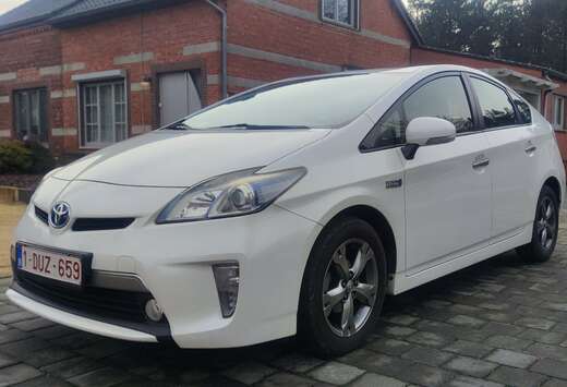 Toyota Prius Plug-in (Hybrid)