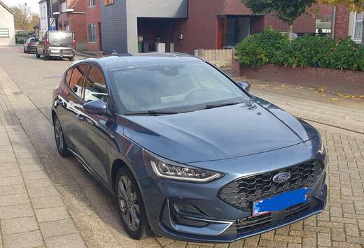 Ford Focus 1.0 EcoBoost Hybrid ST-LINE DESIGN