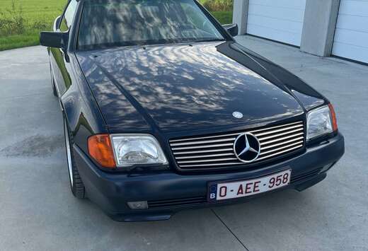 Mercedes-Benz SL 500.   V8