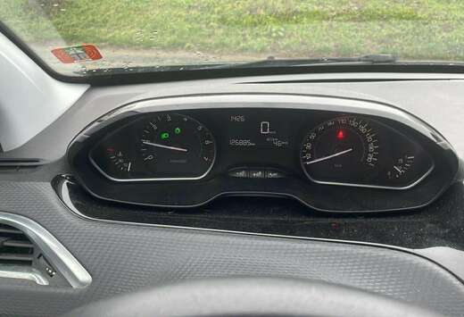 Peugeot 2008 1.2i PureTech Active