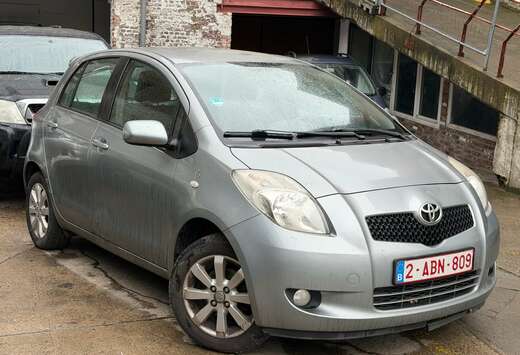 Toyota Yaris 1.3i VVT-i 16v Linea Sol