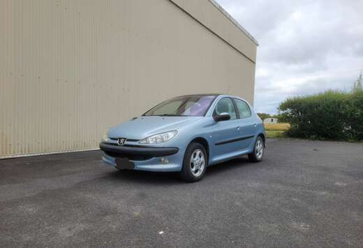 Peugeot 1.4i XT Crystal