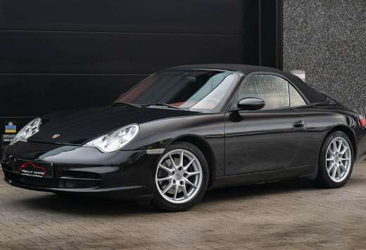 Porsche 911 Carrera 4 Cabriolet 3.6i Tiptronic